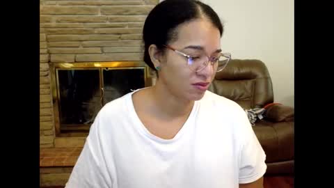 Queen Bon Vivantt online show from 12, 11, 2025