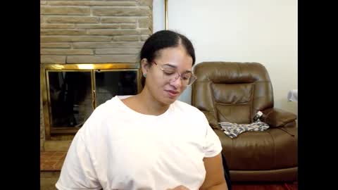 Queen Bon Vivantt online show from 13, 11, 2025