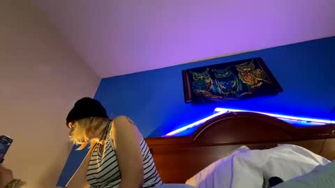 boobookittyfuxx online show from 3, 11, 2025