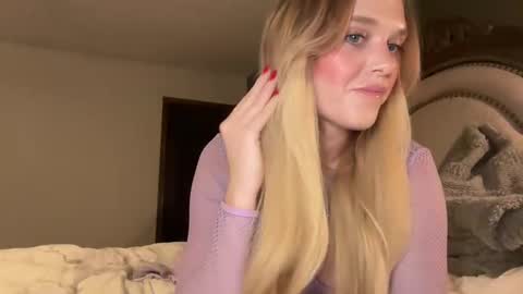 Snapshot of booksnlooksgirl chatting on 8, 1, 2025 booksnlooksgirl online show from 8, 1, 2025