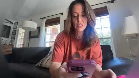 Snapshot of bootsandbarbells chatting on 13, 10, 2025 Josie online show from 13, 10, 2025