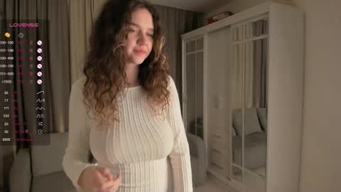 Ella online show from 3, 10, 2025