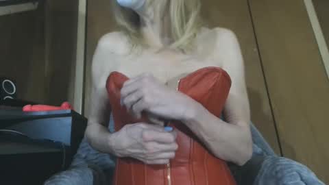 bored_housewife1985 online show from 6, 3, 2025