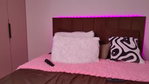 Snapshot of born_to_blow_ chatting on 11, 3, 2026 Hallie online show from 11, 3, 2026