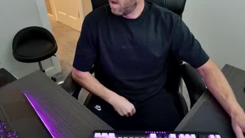 Snapshot of bostonmarine31 chatting on 13, 1, 2025 bostonmarine31 online show from 13, 1, 2025