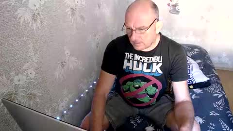 Snapshot of bosun79v chatting on 24, 9, 2025 BlackSea online show from 24, 9, 2025