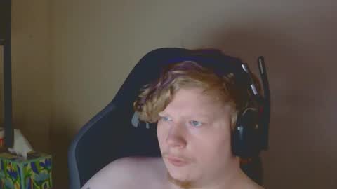 bottom_boy42069 online show from 4, 2, 2026