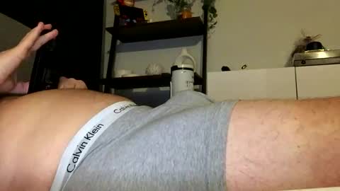 Snapshot of boxerbro123 chatting on 8, 10, 2025 boxerbro123 online show from 8, 10, 2025