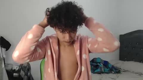 Snapshot of boy_coll chatting on 11, 4, 2026 jerry online show from 11, 4, 2026