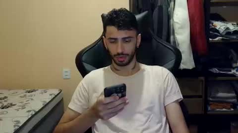 boyzinm2 online show from 17, 2, 2026