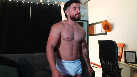 Snapshot of bradley_martinez chatting on 27, 1, 2025 Bradley Martinez online show from 27, 1, 2025