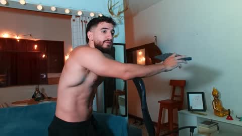 Snapshot of bradley_martinez chatting on 28, 1, 2025 Bradley Martinez online show from 28, 1, 2025