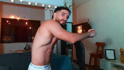 Snapshot of bradley_martinez chatting on 30, 1, 2025 Bradley Martinez online show from 30, 1, 2025