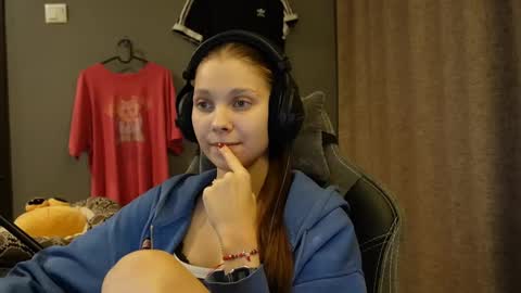 Snapshot of brandamatteson chatting on 19, 11, 2025 Alice online show from 19, 11, 2025