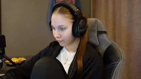 Snapshot of brandamatteson chatting on 23, 11, 2025 Alice online show from 23, 11, 2025