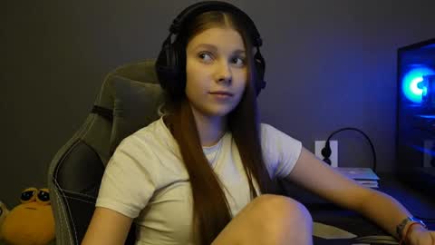 Snapshot of brandamatteson chatting on 2, 12, 2025 Alice online show from 2, 12, 2025