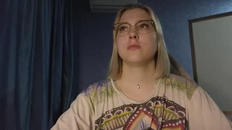 Belle  online show from 15, 11, 2025