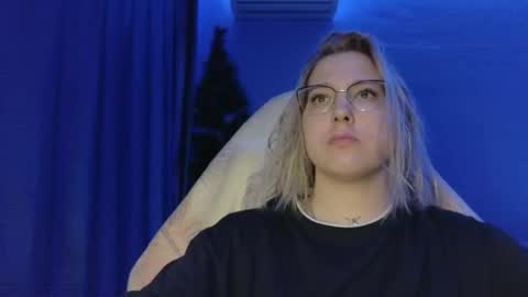 Belle  online show from 14, 12, 2025