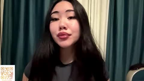 Snapshot of brandysveum chatting on 17, 11, 2025 Aypril online show from 17, 11, 2025