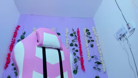 Snapshot of bratz_evans chatting on 16, 12, 2024 bratz_evans online show from 16, 12, 2024