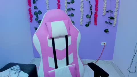Snapshot of bratz_evans chatting on 30, 12, 2024 bratz_evans online show from 30, 12, 2024