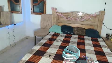 bratz_glloe online show from 12, 1, 2026