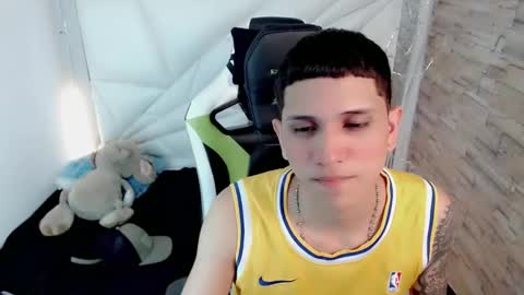 Snapshot of brayan_lopezz chatting on 4, 2, 2025 BRAYAN online show from 4, 2, 2025