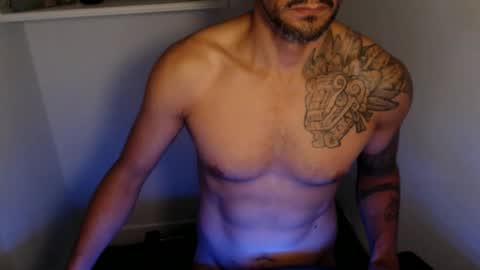 Snapshot of break_dusk chatting on 4, 10, 2025 break_dusk online show from 4, 10, 2025