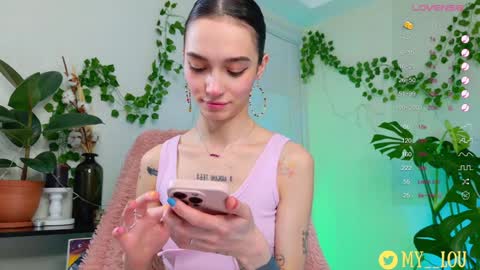 Ashley Dolce and Lou online show from 21, 1, 2025