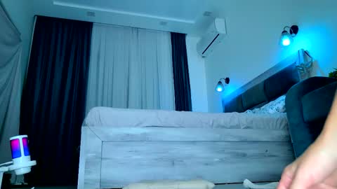 Snapshot of brenda_m00n chatting on 30, 10, 2025 Brenda online show from 30, 10, 2025