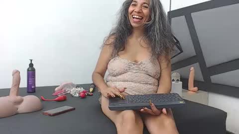 BRENDA VELASQUEZ online show from 31, 12, 2024
