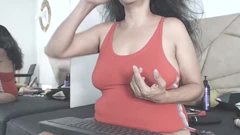 BRENDA VELASQUEZ online show from 10, 1, 2025