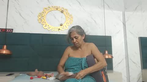 BRENDA VELASQUEZ online show from 20, 12, 2025