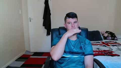 Snapshot of brendansexyboy098754 chatting on 23, 10, 2025 ask me lol online show from 23, 10, 2025