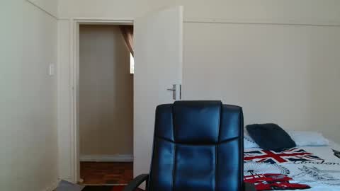 Snapshot of brendansexyboy098754 chatting on 2, 11, 2025 ask me lol online show from 2, 11, 2025