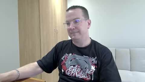 Snapshot of brettdj chatting on 15, 12, 2025 Brett online show from 15, 12, 2025