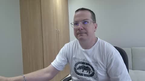 Snapshot of brettdj chatting on 20, 12, 2025 Brett online show from 20, 12, 2025