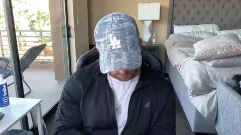 Snapshot of brettmycles chatting on 27, 10, 2025 Brett Mycles online show from 27, 10, 2025