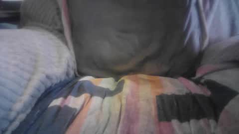 Snapshot of bri20fu chatting on 18, 2, 2026 raining down on me online show from 18, 2, 2026