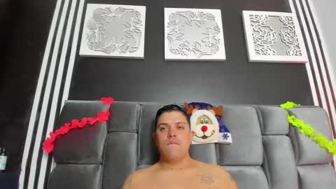 Snapshot of brianhot_fire chatting on 28, 11, 2025 brianhot_fire online show from 28, 11, 2025