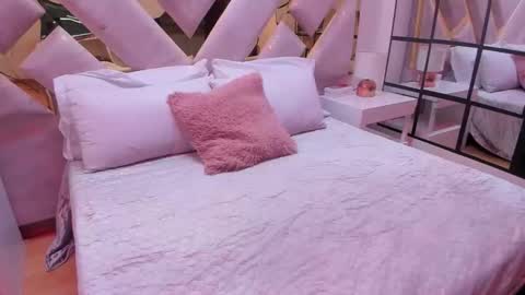 Brianna  online show from 19, 11, 2025