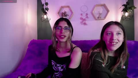 Snapshot of briarandblair chatting on 26, 12, 2024 briarandblair online show from 26, 12, 2024