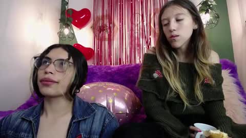 Snapshot of briarandblair chatting on 19, 2, 2025 briarandblair online show from 19, 2, 2025