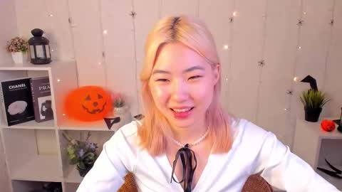 Snapshot of bridgetbottrel chatting on 30, 10, 2025 Bridget online show from 30, 10, 2025