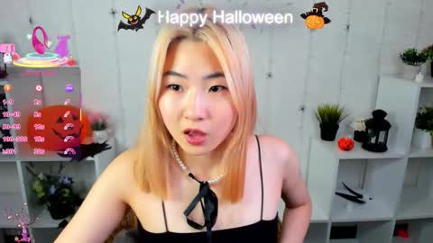 Snapshot of bridgetbottrel chatting on 1, 11, 2025 Bridget online show from 1, 11, 2025