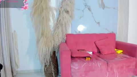    online show from 14, 10, 2025