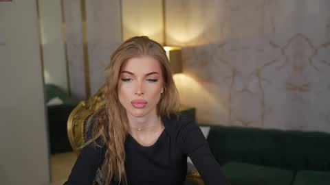 Snapshot of bright_diamonds_054 chatting on 5, 11, 2025 Diamonds Girls online show from 5, 11, 2025