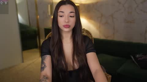 Snapshot of bright_diamonds_054 chatting on 12, 11, 2025 Diamonds Girls online show from 12, 11, 2025