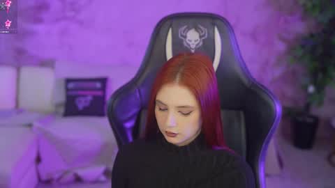 Snapshot of bright_diamonds_054 chatting on 16, 11, 2025 Diamonds Girls online show from 16, 11, 2025