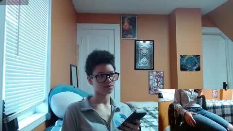 Strawberry online show from 2, 1, 2025